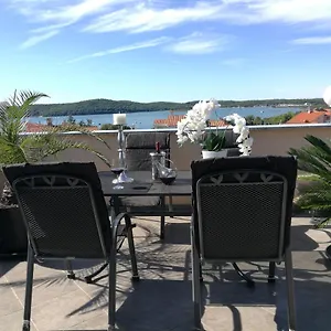 Apartment Meli - Mit Meerblick, Medulin